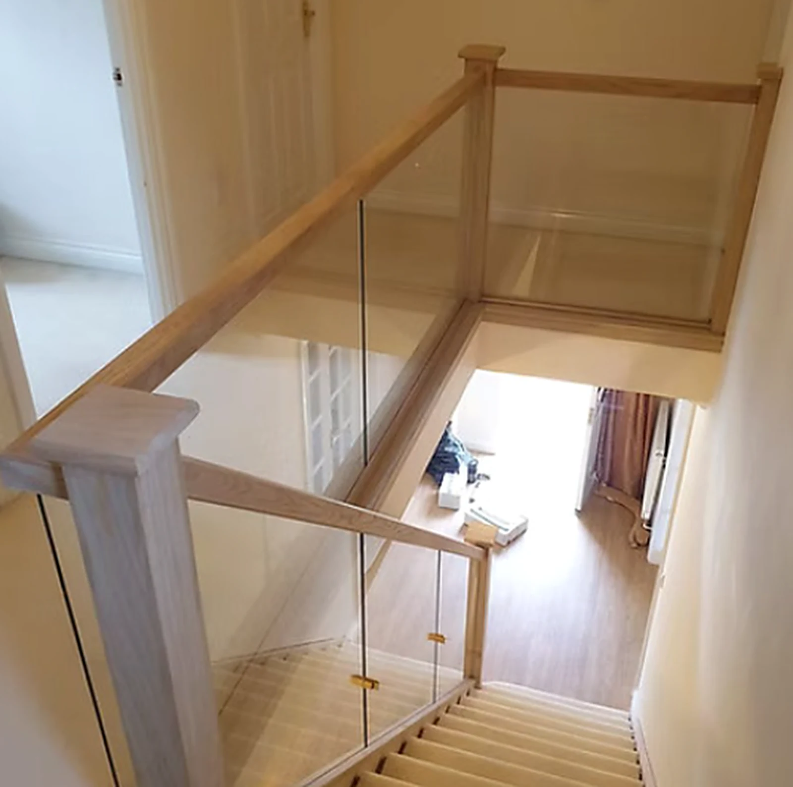 Floating Oak Staircase - Staircases in High Wycombe